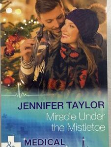 Mills and Boon Harlequin Medical Miracle Under The Mistletoe