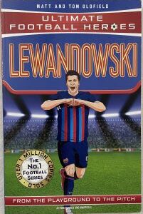 Ultimate Football Heroes - Lewandowski – From Playground to the Pitch